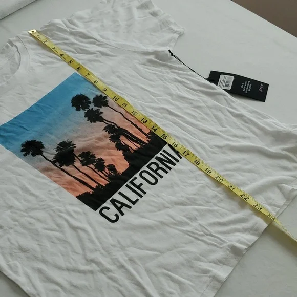 Wildfox white “California” palm tree short sleeve t-shirt. Size L - Picture 7 of 8